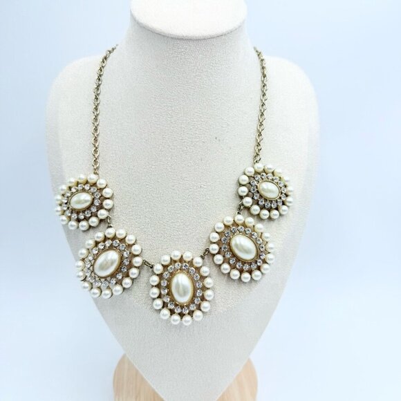 Circle Statement Faux Pearl Rhinestone Beaded Gold Toned Necklace - Picture 1 of 8